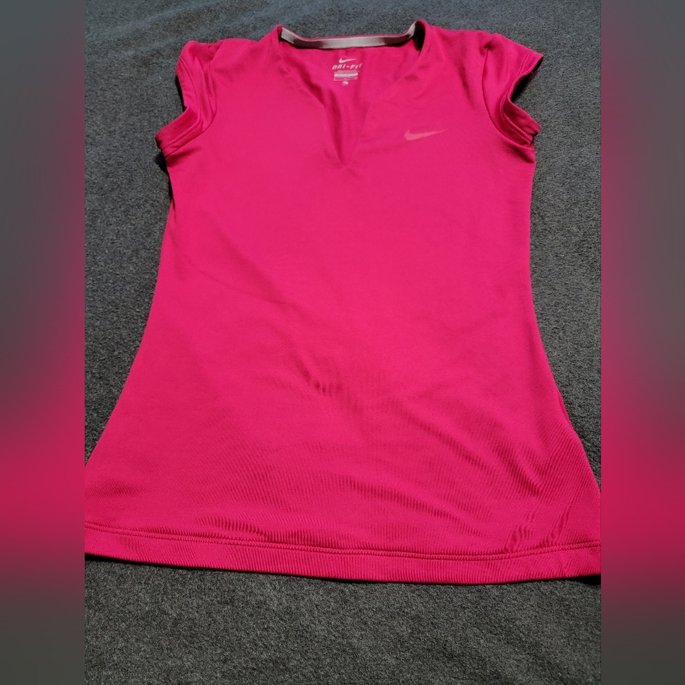 Nike Dri Fit Short Sleeve Top, Size Small Magenta Pink